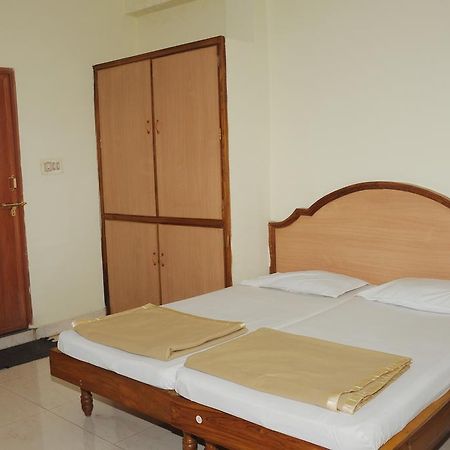 Hotel Agarala Residency Tirupati Esterno foto