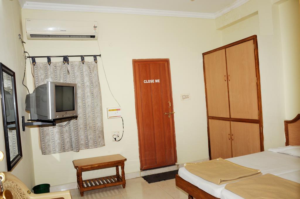 Hotel Agarala Residency Tirupati Camera foto