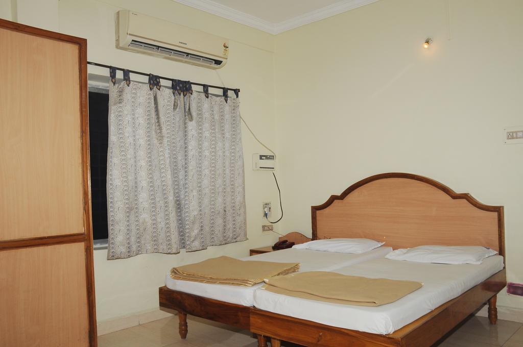 Hotel Agarala Residency Tirupati Camera foto